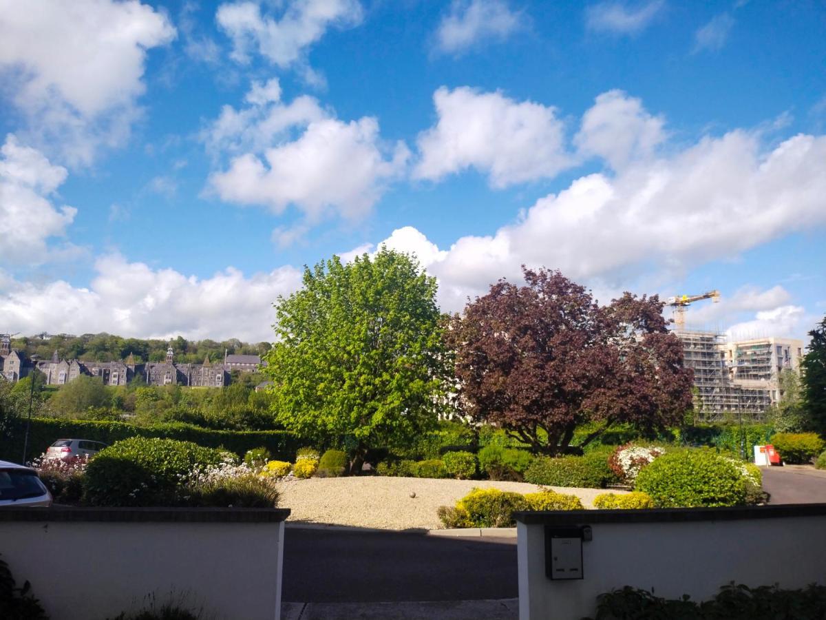 Crescent Apartments Homestay Κορκ Εξωτερικό φωτογραφία